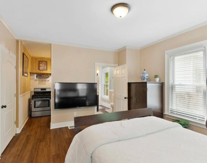 Beautiful Studio Apartment In Historic House 뉴헤이번 외부 사진