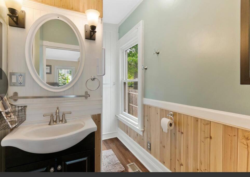 Beautiful Studio Apartment In Historic House 뉴헤이번 외부 사진